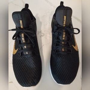 NIKE Air Max Belle TR Running